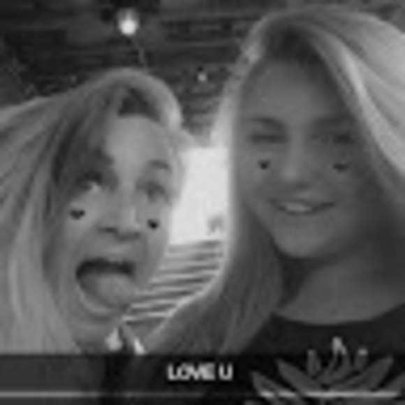 Meet your Posher, Hailey beanz - Picture 2 of 2